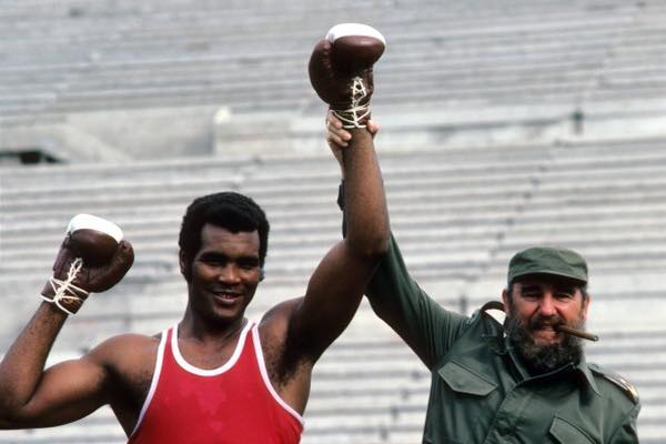 Evocamos en el aniversario de su nacimiento a Teófilo Stevenson, el tricampeón mundial y olímpico de boxeo que prefirió a su pueblo antes que a todo el oro del mundo. #CubaInspira