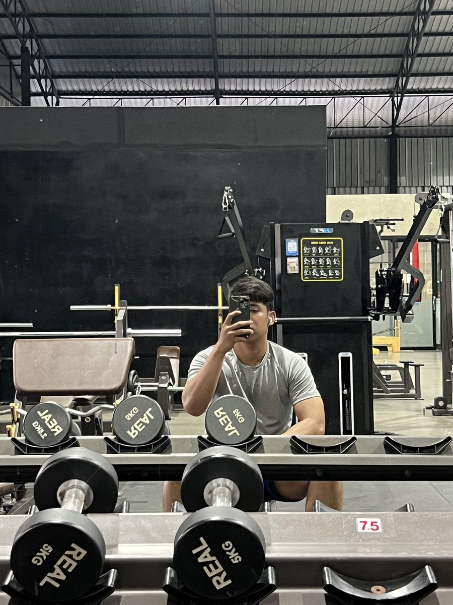 Go_kk_'s tweet photo. มุมเดิมแต่ยิมใหม่✌️🏋️ https://t.co/AqTT2xVYdo