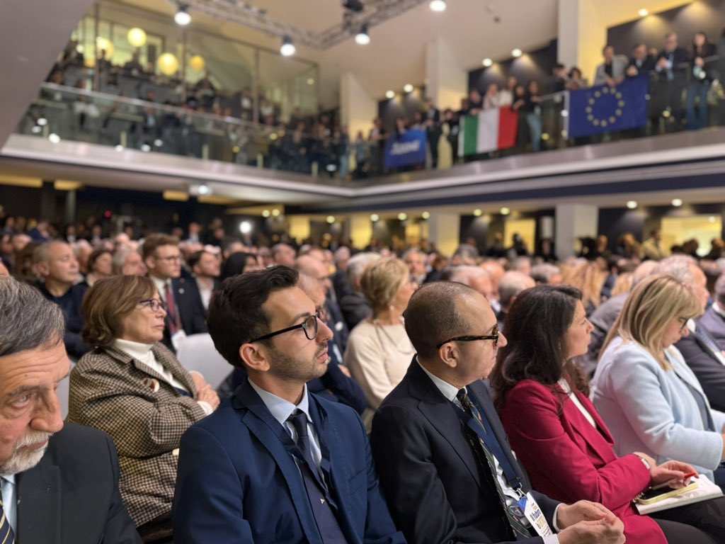 Carlo Calenda tweet media