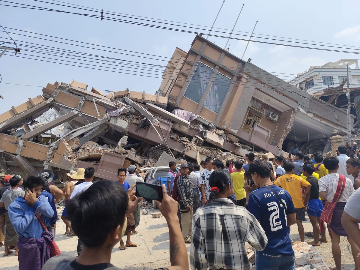 Build_MyanmarFC's tweet image. March 28, 2025_ Sagaing
Even as an earthquake devastated central Burma, the junta continued airstrikes against civilians.

I implore international donors: please do not let aid fall into the junta&apos;s hands or they will weaponize it!

#MyanmarEarthquake #WhatsHappeningInMyanmar
