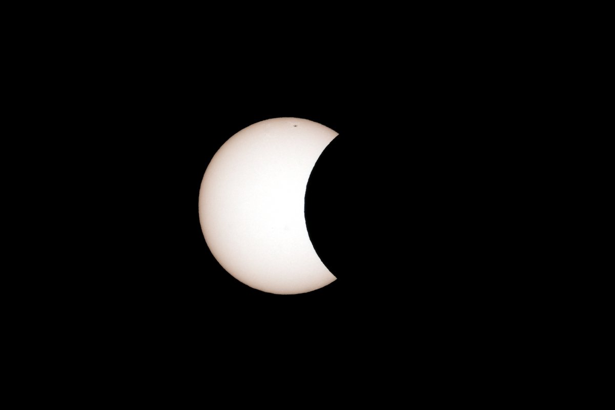 Bit of a Pacman vibe to this. #EclipseLunar #lunarisclipse #fujifilm_xseries