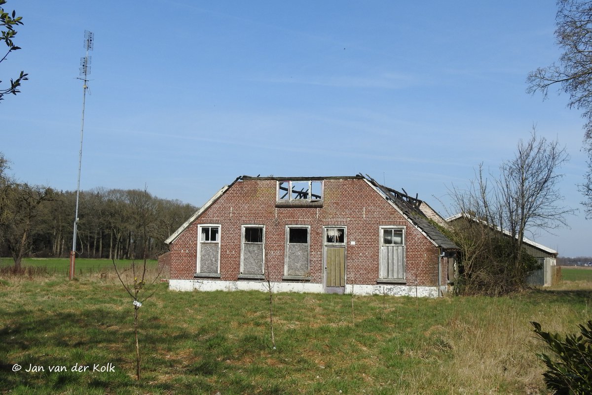 BekiekTwente's tweet photo. Verlaten en vervallen boerderij aan de Lichtenbergerweg in #Rijssen #Riessen
#Twente #BekiekTwente https://t.co/ZRFg2vKhfl