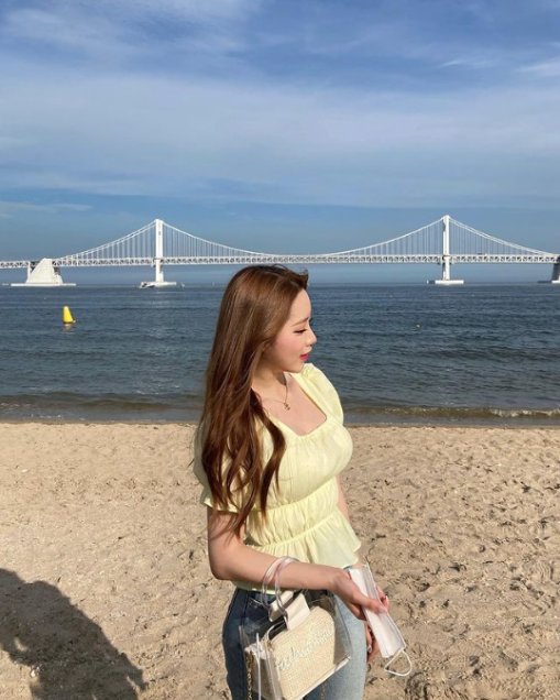 하아....  바다에 가서 소리라도 치고싶다... 미칠거 같고 우울해서 죽고싶은 심정 누가 알아주려나