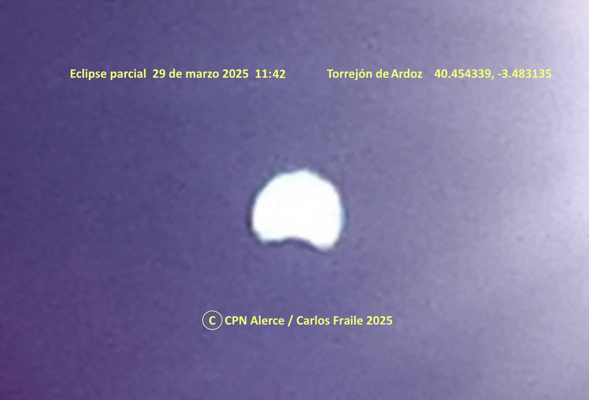 Hoy #EclipseSolar desde @Torrejón_de_Ardoz, hemos disfrutado del eclipse de sol, gracias al apoyo técnico de <a href="/yo_Fray/">Fray</a> Los jóvenes y los no tan jóvenes.. ☺️