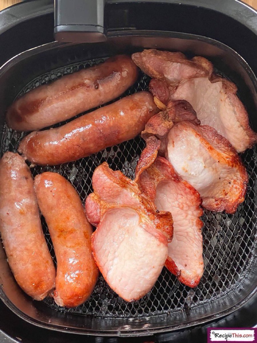 benonwine's tweet image. Who LOVES Sausage and Bacon for Breakfast I bloody love it! ❤️ 😋 

It’s a British tradition 🙏🇬🇧