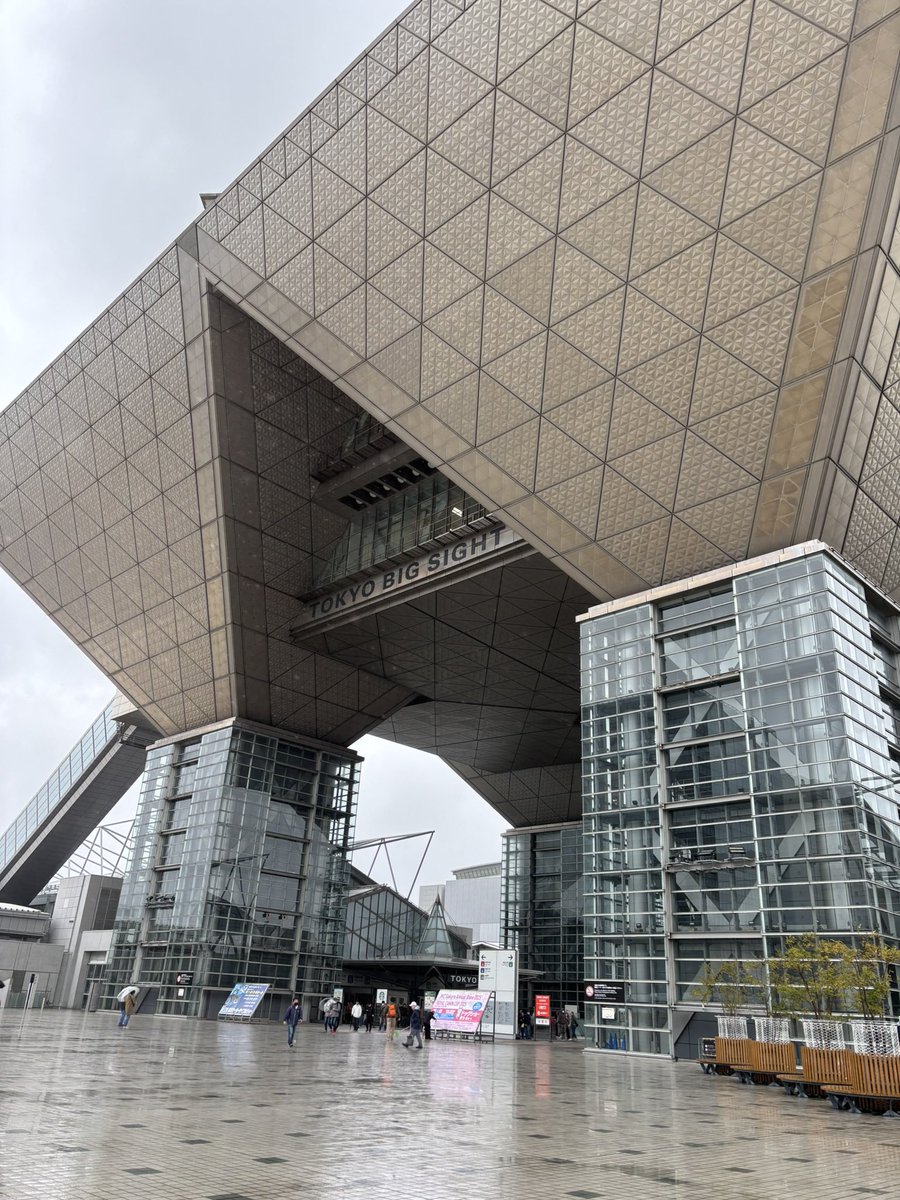 1_suke_'s tweet photo. 今日は夜勤明けでモーターサイクルショーに行ったので少しお疲れ🥱
でも、色んなブースを見て楽しめました！！ https://t.co/m6CIhJH3RG