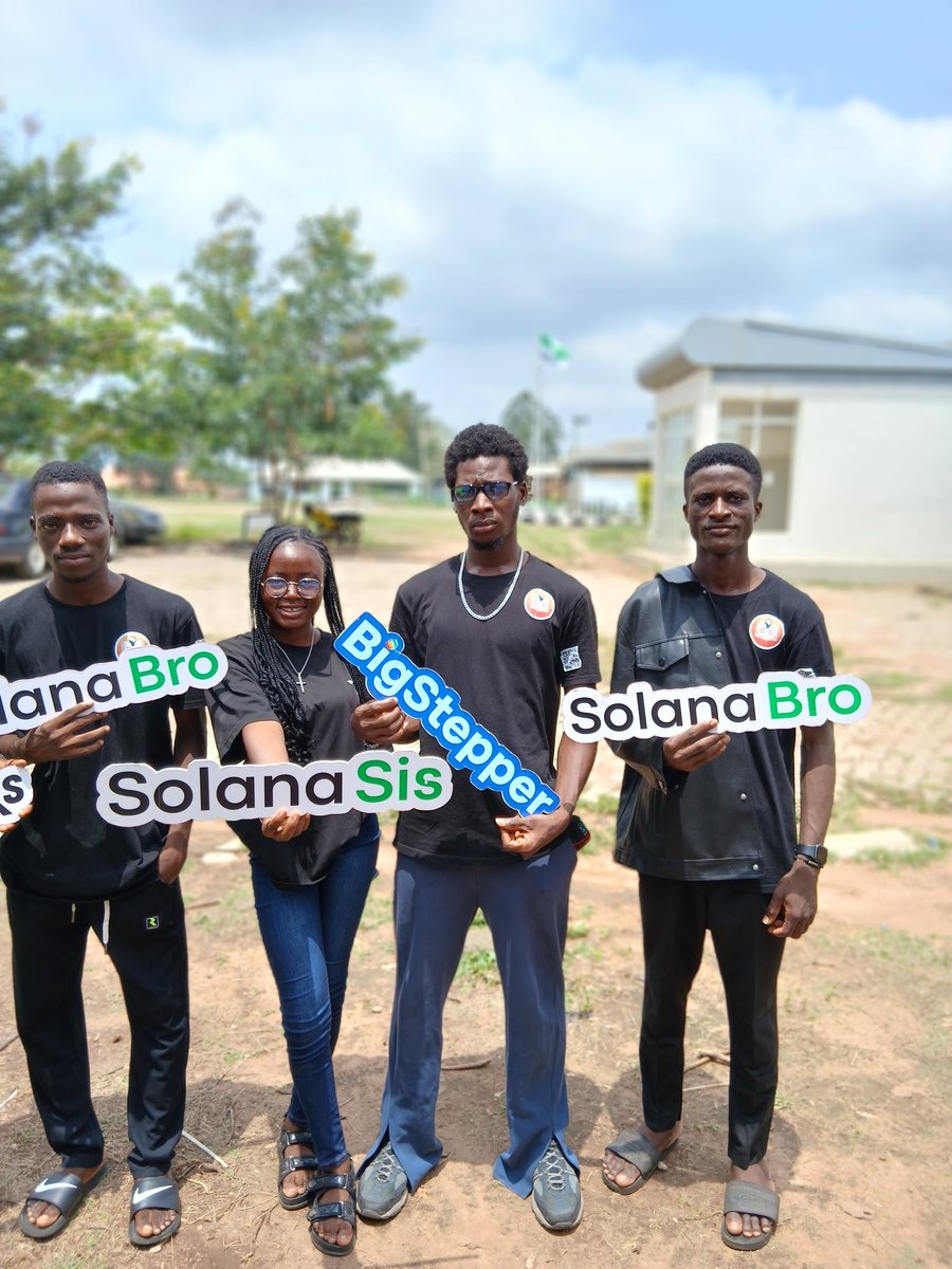 BrainBash_BB's tweet image. BrainBash Team x Solana! 🚀 Empowering the future of blockchain and education together! 🔥 #BrainBash #SolanaCommunity #allstars #allstarseksu #EKSU @TechhubEksu