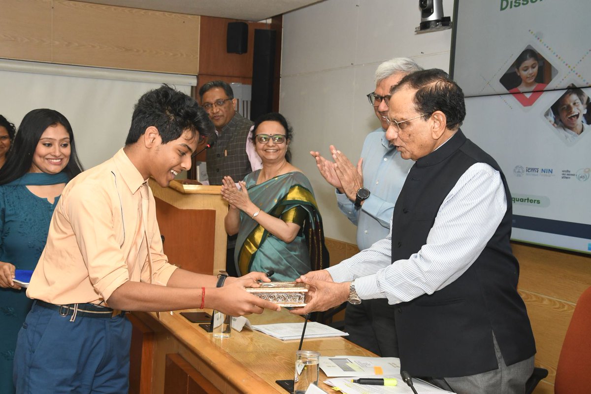 Let's Fix Our Food (@letsfixourfood) on Twitter photo A special moment at the #LetsFixOurFood Consultation as our LFOF Adolescent Ambassador interacts with Dr. V.K. Paul, Hon’ble Member, <a href="/NITIAayog/">NITI Aayog</a>.
His unwavering support to foster healthier #foodenvironments shows a strong commitment to shaping #healthyfutures for his generation. A special moment at the #LetsFixOurFood Consultation as our LFOF Adolescent Ambassador interacts with Dr. V.K. Paul, Hon’ble Member, <a href="/NITIAayog/">NITI Aayog</a>.
His unwavering support to foster healthier #foodenvironments shows a strong commitment to shaping #healthyfutures for his generation.