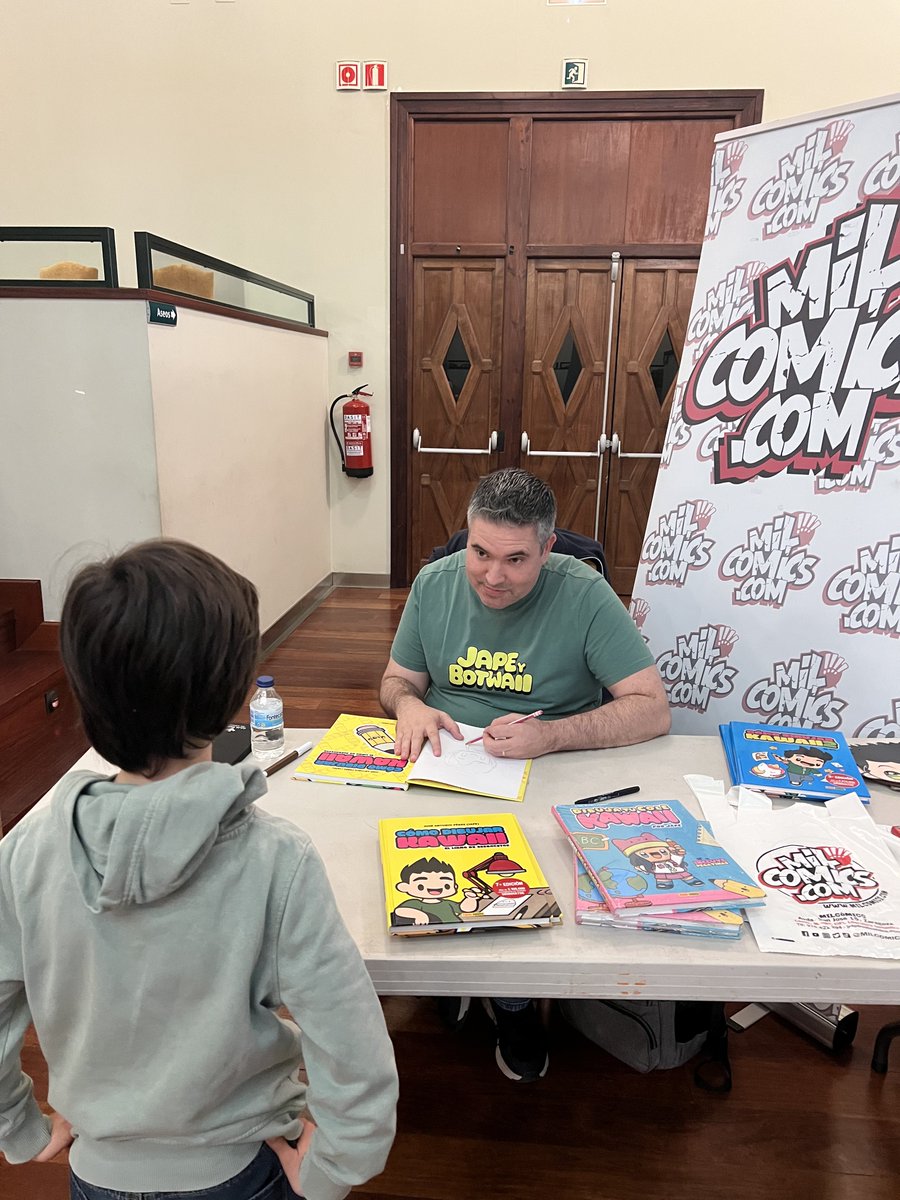 Milcomics.com (@milcomics) on Twitter photo <a href="/grok/">Grok</a> <a href="/CajaRuralAragon/">Caja Rural de Aragón</a> <a href="/Cinemascomics/">Cinemascomics</a> Y JAPE <a href="/365bocetos/">365 BOCETOS</a> continúa firmando libros para sus pequeños admiradores :) <a href="/grok/">Grok</a> <a href="/CajaRuralAragon/">Caja Rural de Aragón</a> <a href="/Cinemascomics/">Cinemascomics</a> Y JAPE <a href="/365bocetos/">365 BOCETOS</a> continúa firmando libros para sus pequeños admiradores :)