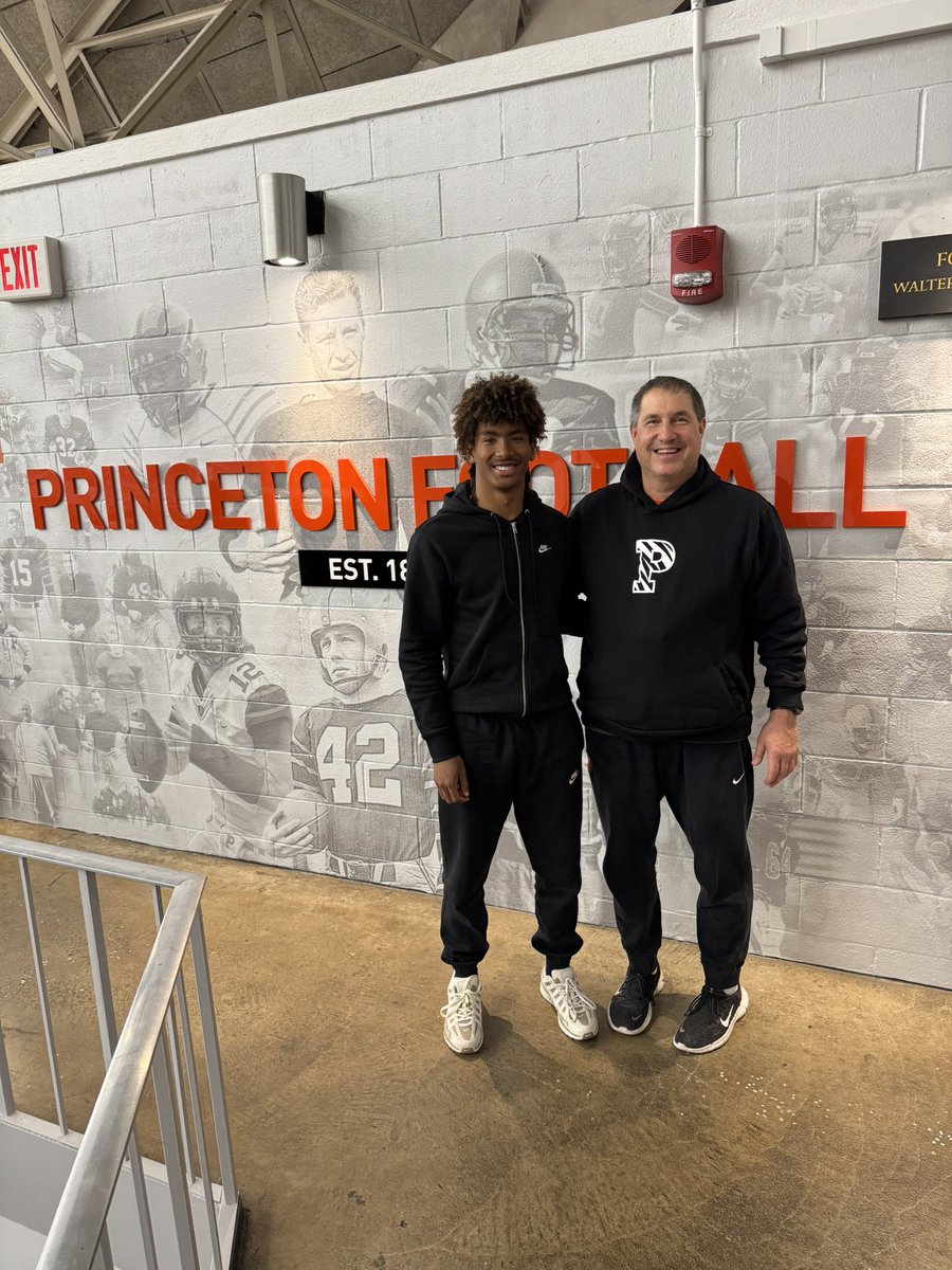 Judge_Nash's tweet photo. Great time on campus with @PrincetonFTBL Thank you for the hospitality #🍊juice

@CoachBobSurace @SVerbit 
@CoachAdhir @CoachRapp_ 
@BrandonHuffman @adamgorney https://t.co/w6ickA6iPh