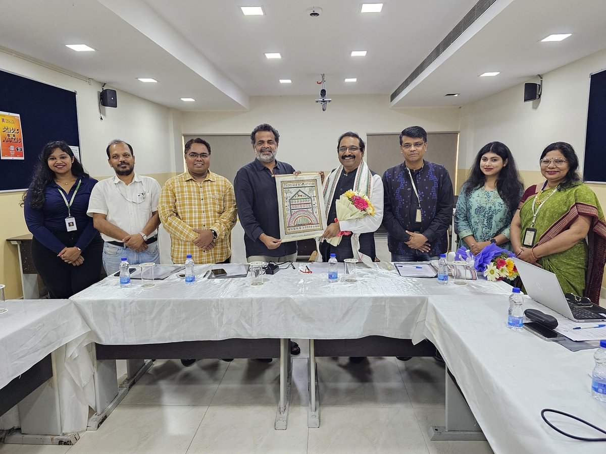kg_suresh's tweet image. A warm welcome @KIITUniversity by DG &amp;amp; Ex Director @srfti_official, Himansu Sekhar Khatua, Acting Dean, Dr Bidu Bhusan Dash, Asso Dean Dr Rajeev Kumar Panda &amp;amp; other faculty members.
#MassCommunication 
#mediastudies
#kgsuresh 
@AshwiniVaishnaw @dpradhanbjp @EduMinOfIndia
