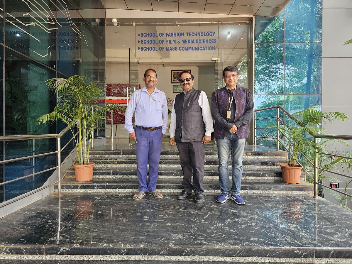 kg_suresh's tweet image. A warm welcome @KIITUniversity by DG &amp;amp; Ex Director @srfti_official, Himansu Sekhar Khatua, Acting Dean, Dr Bidu Bhusan Dash, Asso Dean Dr Rajeev Kumar Panda &amp;amp; other faculty members.
#MassCommunication 
#mediastudies
#kgsuresh 
@AshwiniVaishnaw @dpradhanbjp @EduMinOfIndia