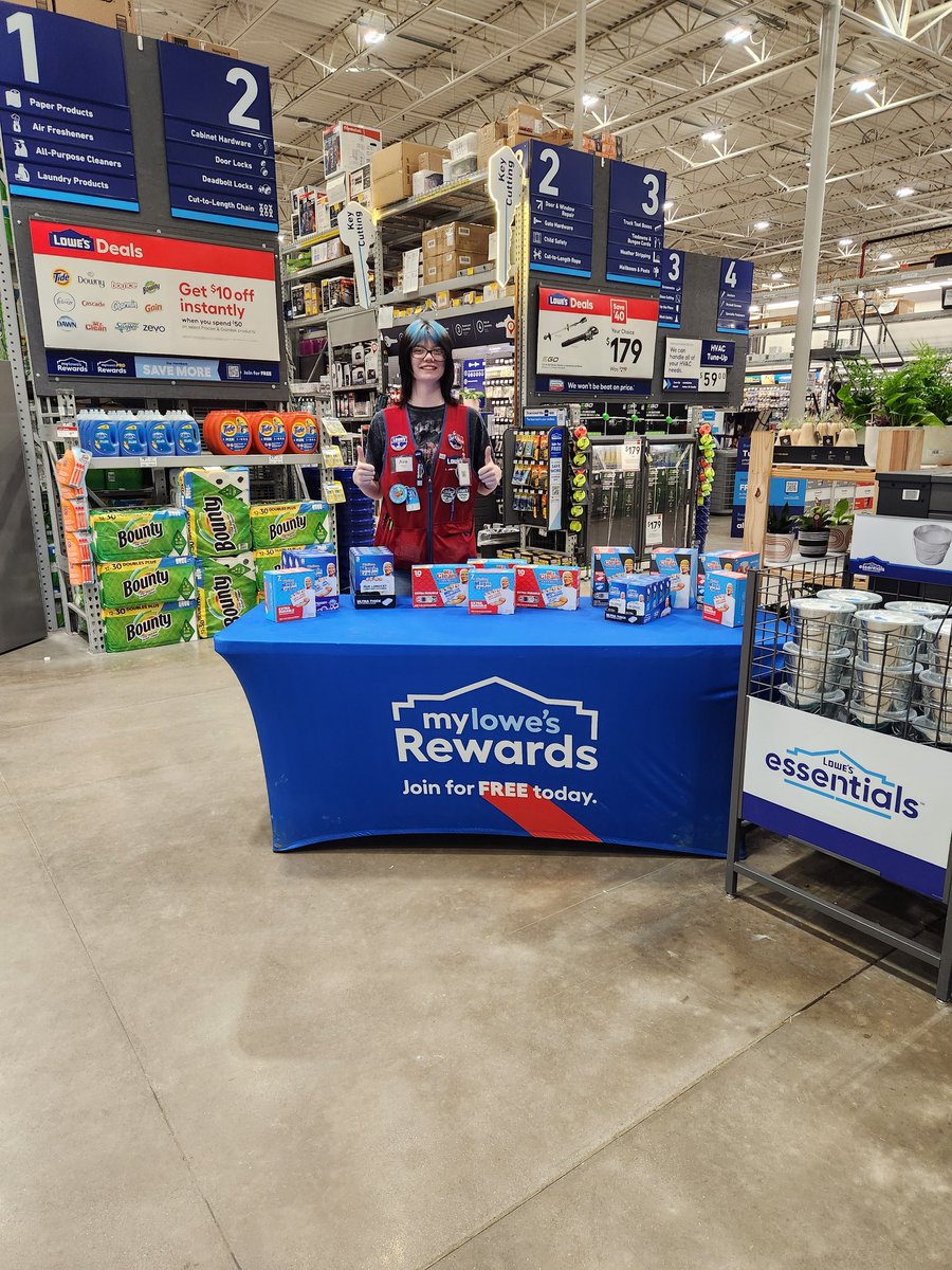 forjared1566's tweet photo. Ava is showing how to clean everything with the assortment of Mr. Clean Magic Eraser products! Don't hesitate to get yours today at the Marietta Lowe's! https://t.co/wdagm3HZF7