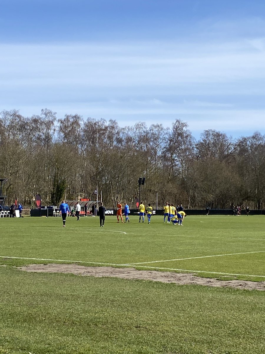 niels1526's tweet photo. I dag ser vi fodbold i Ishøj. Ishøj - Skive IK! Forrygende fodboldvejr! #2divisiondk #groundhoppingdk #groundhopping #groundhopper https://t.co/hVF3IRcAOt