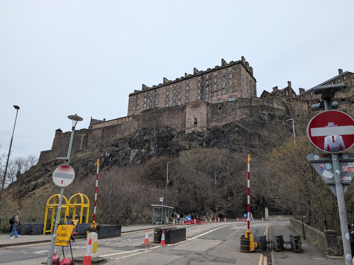 trizo_za's tweet image. What a lovely day for some indie hacking in Edinburgh! 🏴󠁧󠁢󠁳󠁣󠁴󠁿

#makersGonnaMake