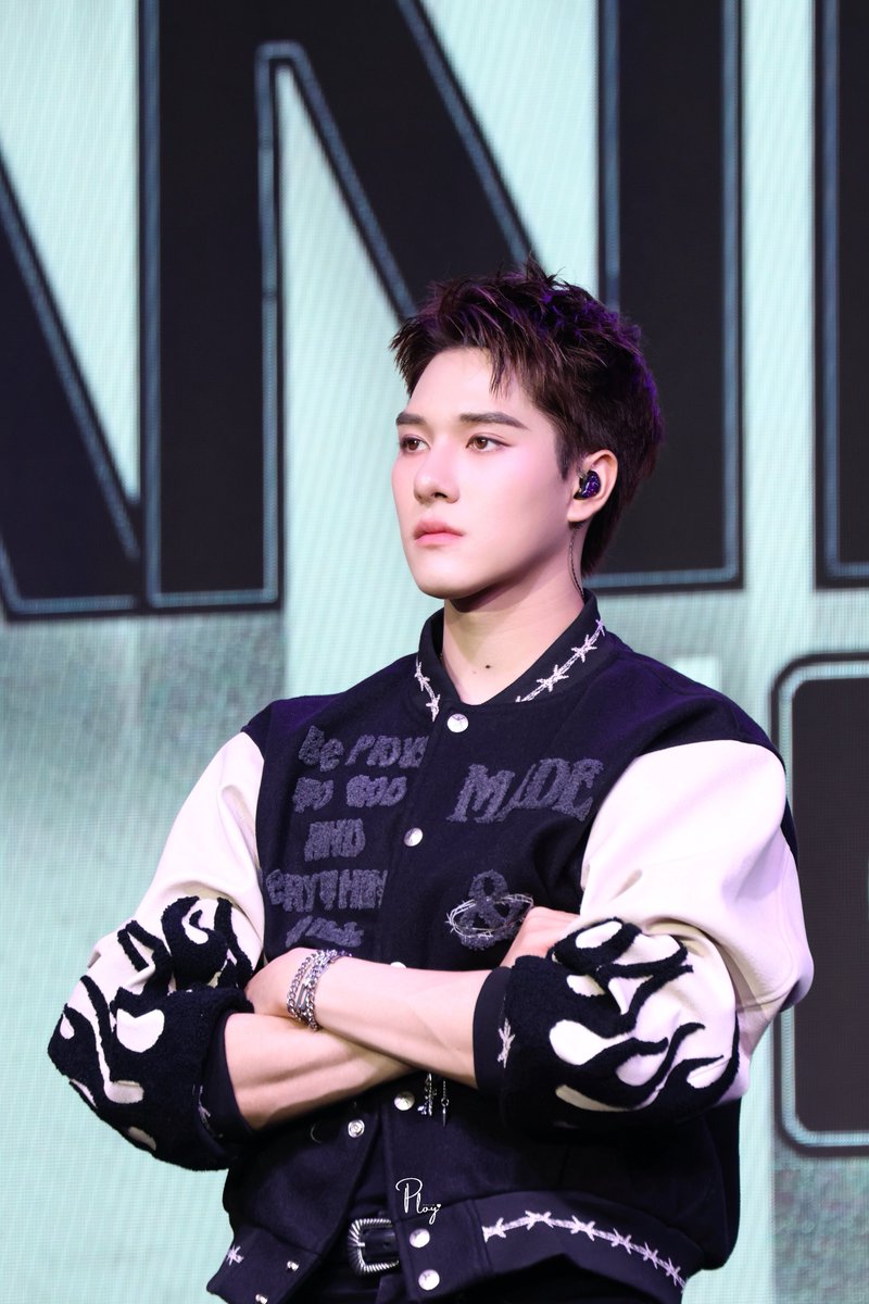 magentablabla's tweet photo. พี่นิเท่ห์มากกกกก 😎

#GMMTVFANDAY19 
#SNFANDAYxCAMBODIA
#hirunkit_ @Hirunkit_ https://t.co/093m9PaTxb