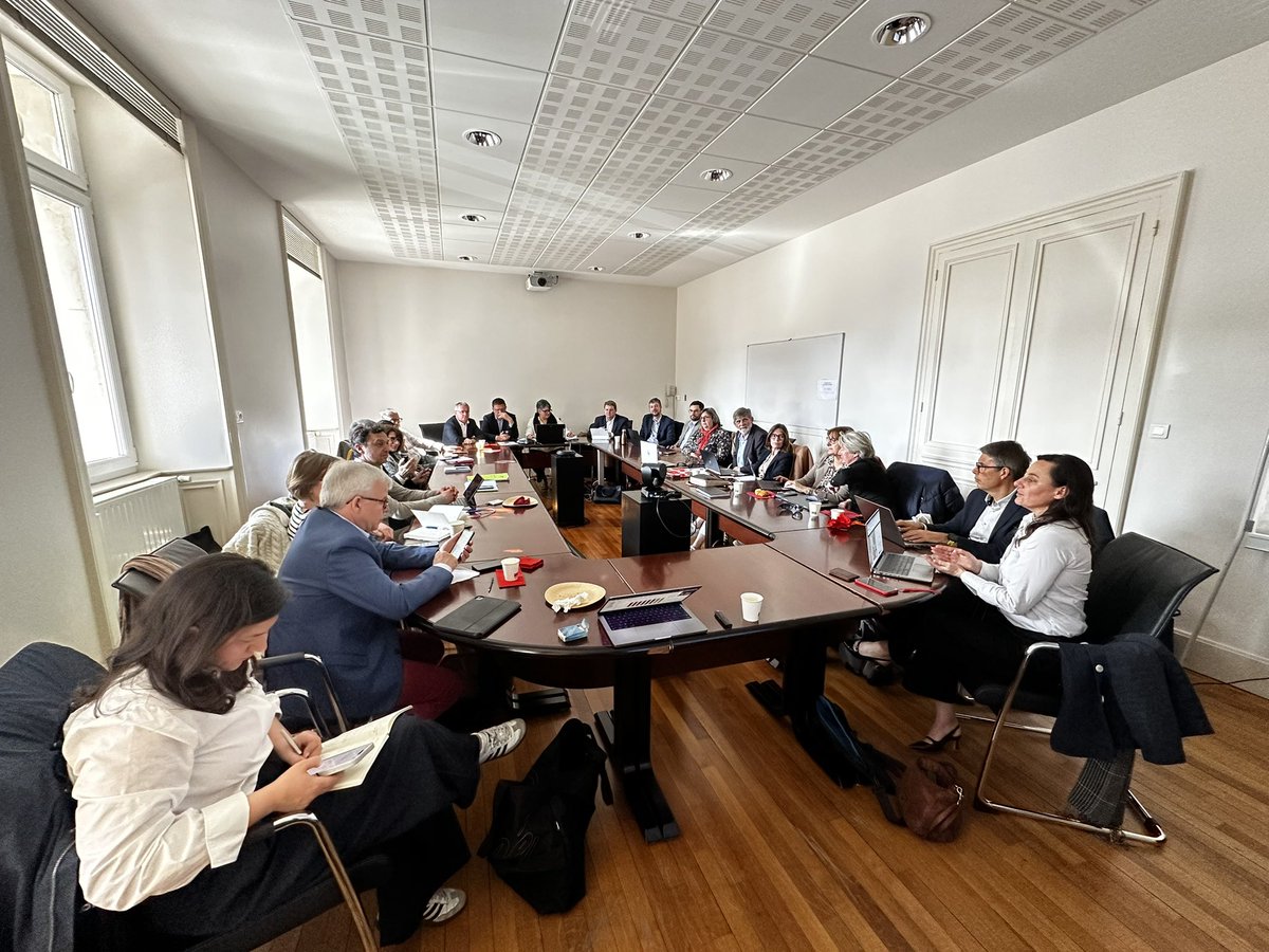 GaucheNormande's tweet image. À Cherbourg-en-Cotentin pour un séminaire commun avec les élus du @gse_cd50, en présence du Maire et de nos parlementaires.
Ensemble, nous travaillons sur les grands enjeux manchois et normands : LNPN, mobilité, transition écologique, aménagement et soutien aux communes.