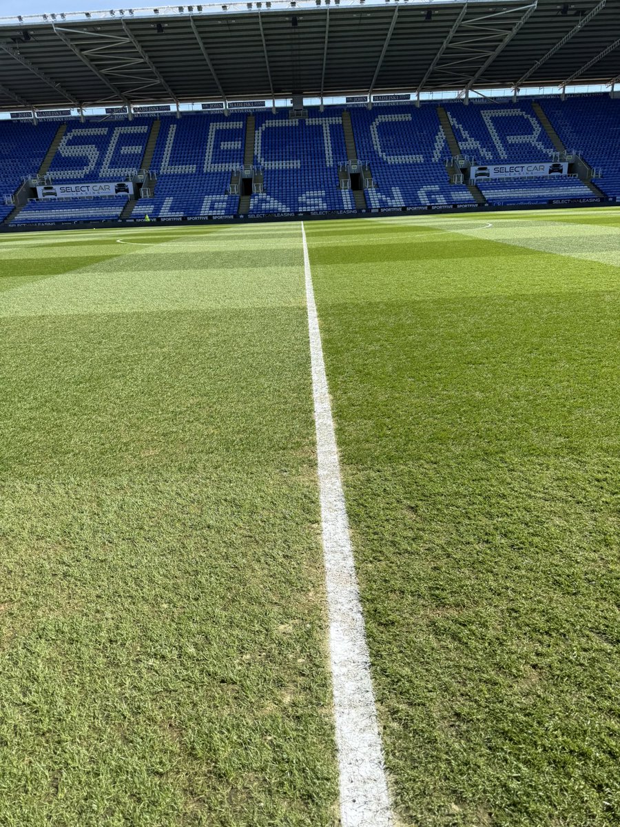 ample_4's tweet image. and my first post in a while goes to #readingfc 6 days post marathon and some good weather and the pitch is slowly on its way back! Good weeks work with @RFCD106 and the part timers 👀👀 @AWaugh93 @stabler_james