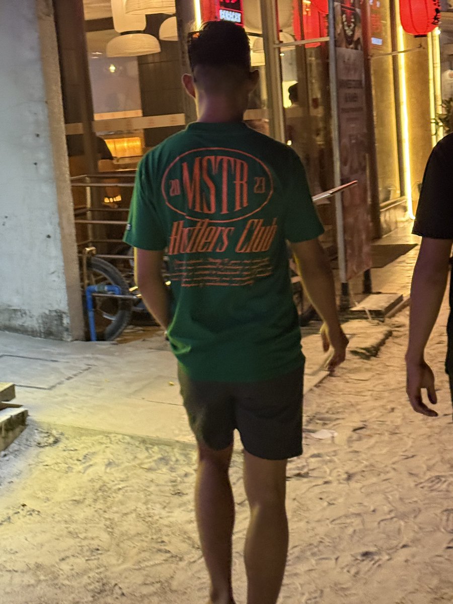 _sups__'s tweet photo. Spotted in Boracay

#mstrhustlersclub https://t.co/jzbhrbu4yc