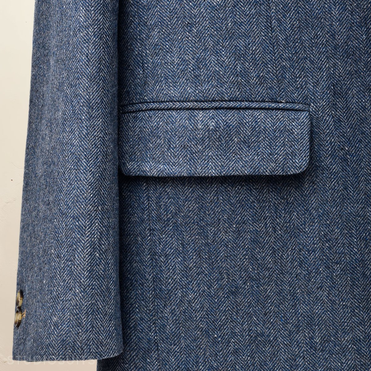 StudioSuits's tweet image. Customer Order Spotlight!
Jacket commissioned by our Client from Delaware.
Power up your persona with the Pranto Style Jacket where edge meets flair.
Shop for this style here👉 t.ly/ZydmH
#studiosuits #studiosuitscollection #MensFashion #JacketStyle #Pranto #Tweed