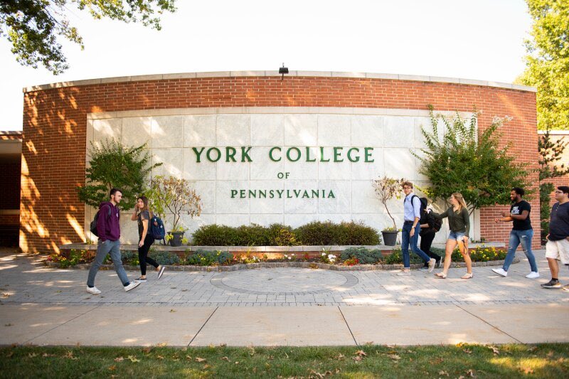 Maxim_Milner's tweet photo. One little known fact about York College is that a lot of local businesses in the area provide discounts for the students! This includes many food locations around the area! #SPM230 #YCPhunt https://t.co/3l8NcTNgak