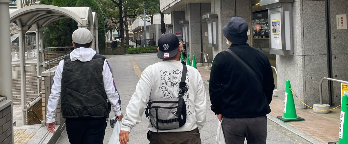 今日は昼の飲み会、の前にサーモン用と釣り旅行用にライトゲームのロッドをいろいろアドバイスもらいながら購入。
現地で折らないために、自宅で感覚つかむように言われたが、初日で折ってしまうという不名誉な記録を作りたくなくて開封せぬまま今に至る…
いつもありがとう♪