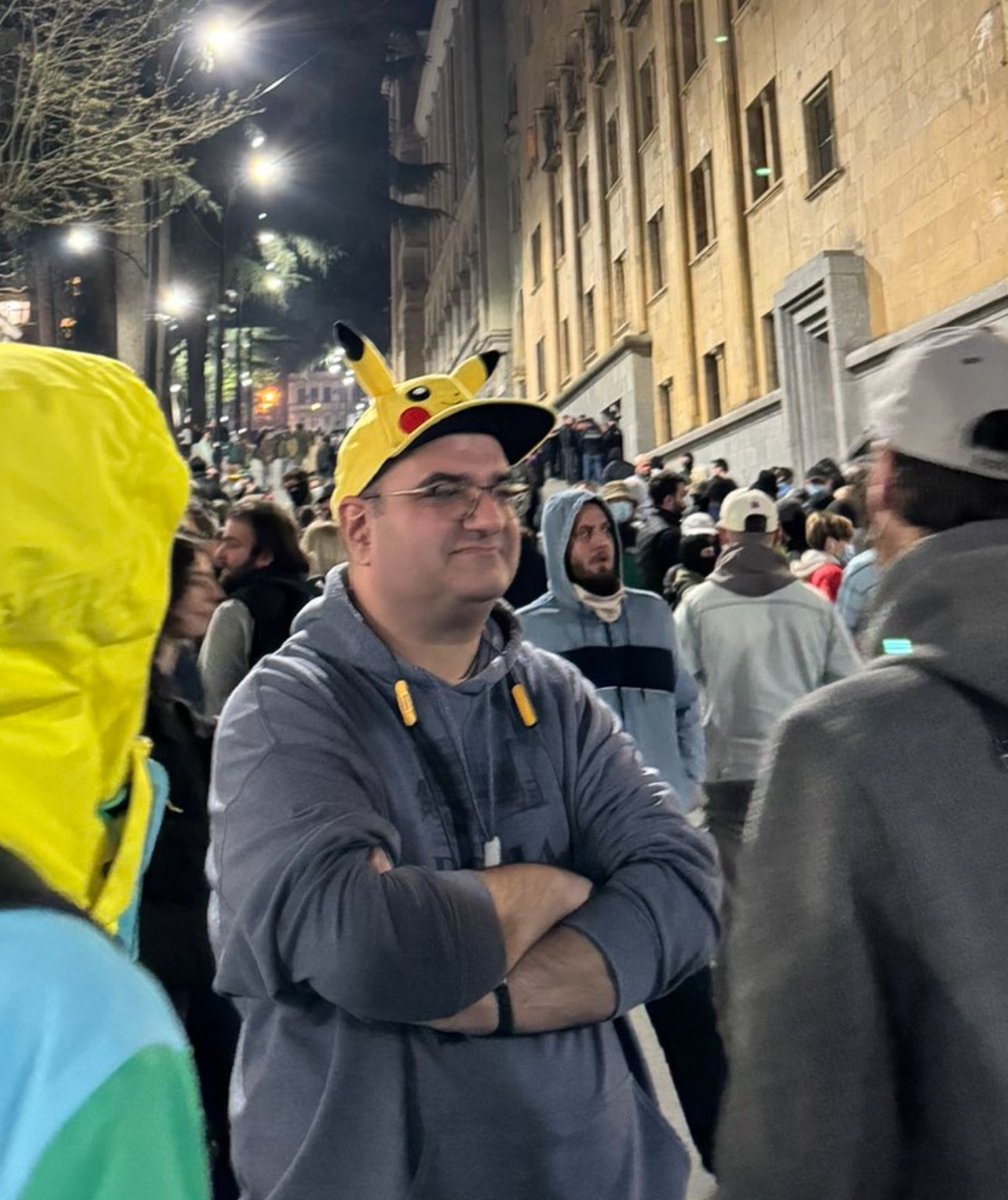 🇬🇪 Inspired by Pikachu in Turkey, a protester in Georgia joined the pro-EU demonstrations wearing a Pikachu hat.
