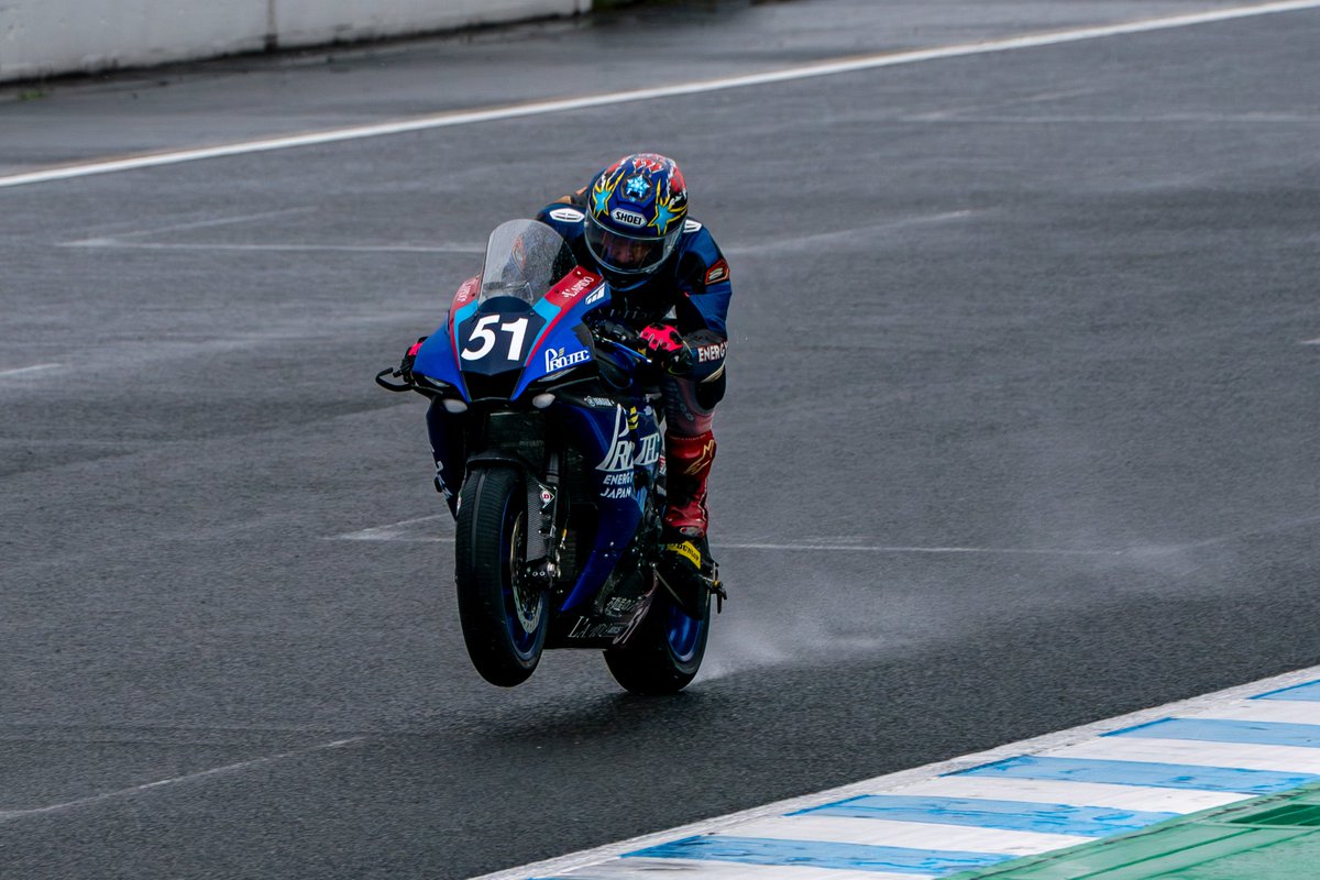 kumaphoto1's tweet image. 雨の中かち上げていく舘野さん
気合入ってます！
＃不動産のシゲキ
＃PROTEC