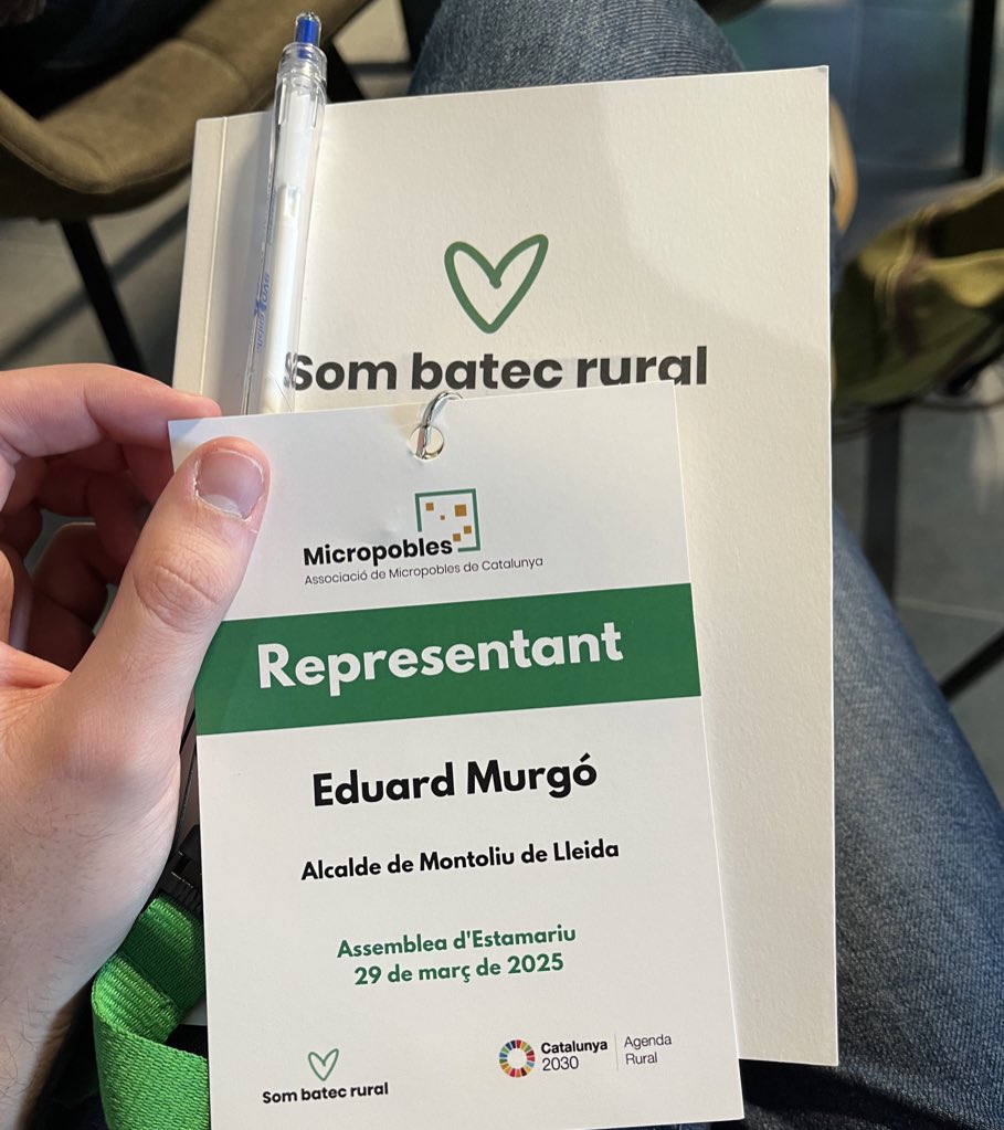 Edu Murgó (@edumurgo) on Twitter photo Matí de dissabte a #Estamariu en motiu de l’Assemblea General de <a href="/Micropobles/">Micropobles</a>.
La neu ens mostra la bellesa dels nostres entorns rurals, però alhora, ens recorda les dificultats i reptes que encara tenim. Matí de dissabte a #Estamariu en motiu de l’Assemblea General de <a href="/Micropobles/">Micropobles</a>.
La neu ens mostra la bellesa dels nostres entorns rurals, però alhora, ens recorda les dificultats i reptes que encara tenim.