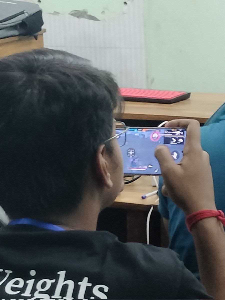 akash_nath29's tweet image. Kyun nhi ho rhi project?!! @BinaryKgec #binarykgec