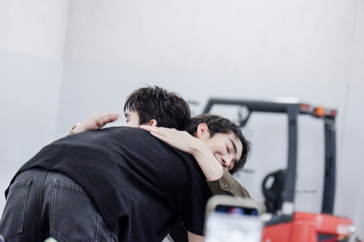 honey_force9's tweet photo. ชื่นใจไหมหละฟอสเอ้ยยย 🩷🩷🩷

#BKKIBF2025xGMMTV
#BKKIBF2025xForceBook
#fforce_ #kasibook #ฟอสบุ๊ค @fforcejs @kasibook https://t.co/Bb9xmyRtLJ