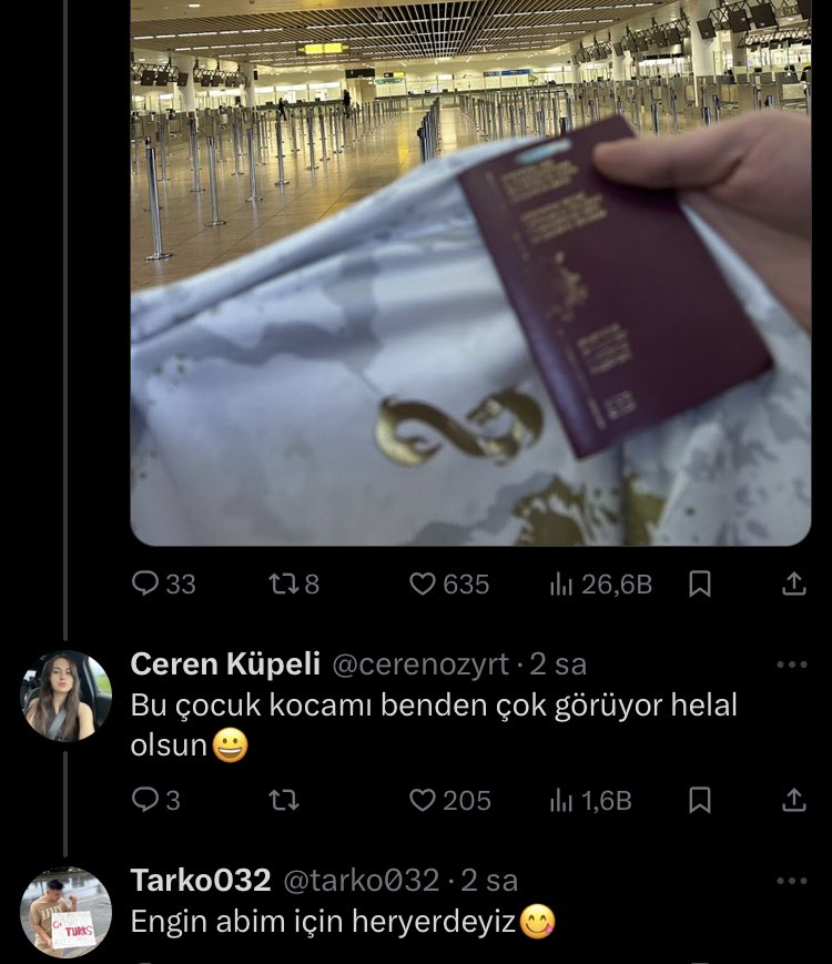 😊 Her turnuva temsilcimizi arenada yalnız bırakmayan <a href="/tarko032/">Tarko032</a> ve kaptanımızın eşi <a href="/cerenozyrt/">cerenkpl</a> arasında geçen komik diyalog: