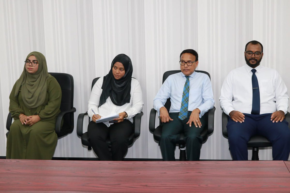 މަތީ ތަޢުލީމާއި ތަމްރީނު ހޯދަން މާލީ އެހީ ދިނުމަށް އެދި އެޕްލިކޭޝަން ހުށަހެޅުމަށް މިއަދު ހުޅުވާލައިފިއެވެ.
ރާއްޖެއާއި ރާއްޖެއިން ބޭރުން މަތީ ތަޢުލީމާއި ތަމްރީނު ހޯދުމަށް ހުޅުވާލާފައިވަނީ 500 ފުރުސަތަށެވެ. 1/2