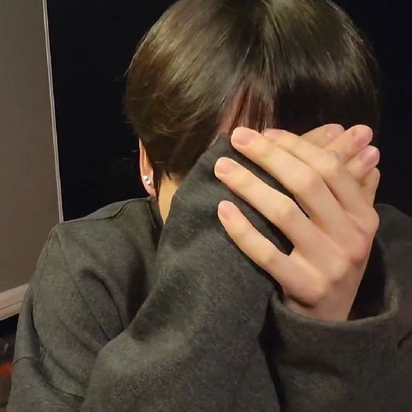 air⁷ SEEING BTS tweet media