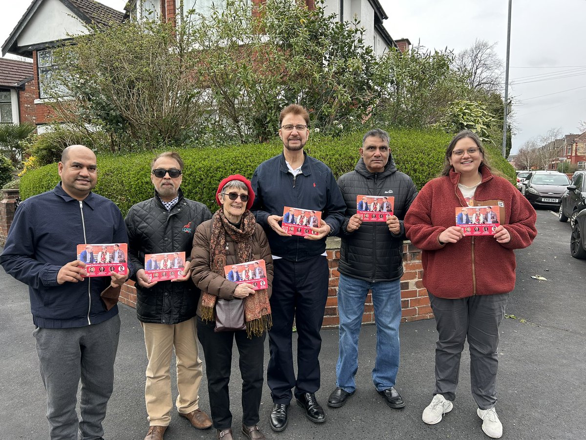 Great door knocking session for <a href="/McrLabour/">Manchester Labour 🐝</a> with our MP <a href="/AfzalKhanMCR/">Afzal Khan MP</a>
