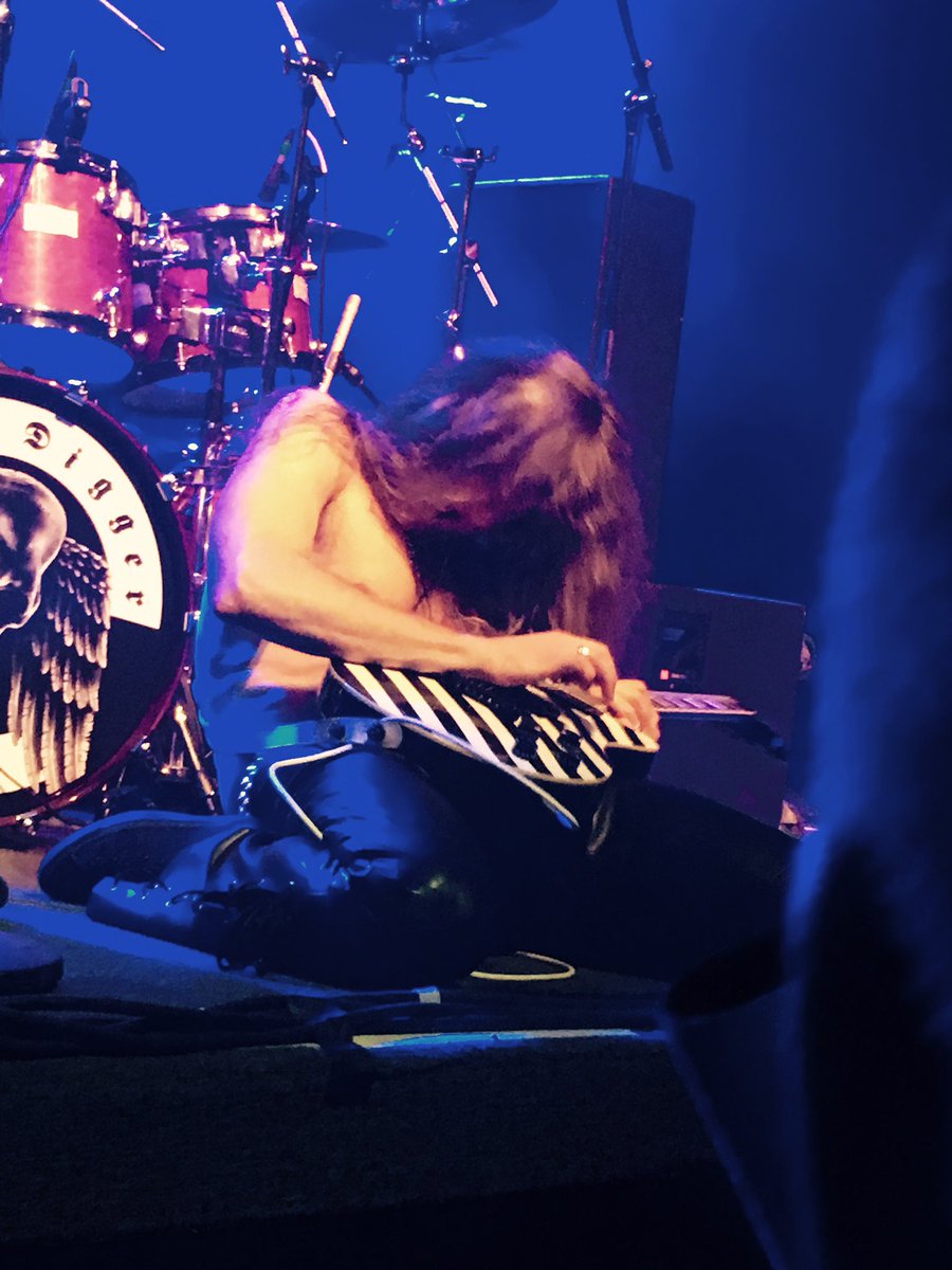 ninja231713's tweet image. GRAVE DIGGER は2015年サンフランシスコのFillmoreでブラガーのオープニングアクトで見たわ➖
#wrpr