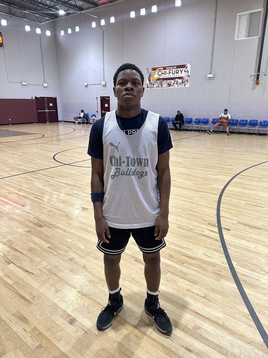 BulldogsChi's tweet image. A big shoutout to our floor leader, Marcus Halliburton! His exceptional leadership and impressive ball handling set the tone for the game, and he racked up 12 assists in his first performance. What a game! #PumaBasketball @Marcus00673549 

@CoachTreal2 
@scottybscout