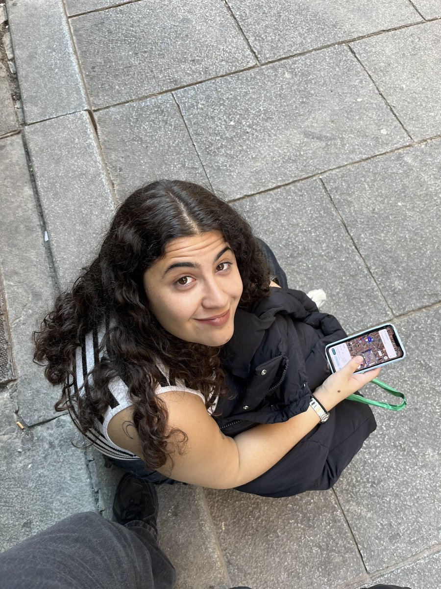 hectorpanzon_'s tweet photo. Ya que el tour de “ultimos dias en 2014” no pasa por Tenerife y mi novia y yo llevamos años siguiéndolo, tuvimos que coger un vuelo y venirnos a Madrid a verlo.

@raul_clyde rúlate algo de merch que nos quedamos sin stock la última vez en la web😤 https://t.co/0xx4nv5ZYj
