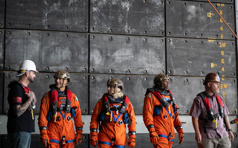 NASA's Exploration Ground Systems (@nasagroundsys) on Twitter photo <a href="/DeptofDefense/">Department of Defense 🇺🇸</a> 2/3 CRRCs picked up <a href="/NASA_Astronauts/">NASA Astronauts</a> <a href="/Astro_AndreD/">Andre Douglas</a>, <a href="/astro_deniz/">Deniz Burnham</a>, and Stan Love, and <a href="/esa/">European Space Agency</a> astronaut <a href="/astro_luca/">Luca Parmitano</a> from the ship and delivered them to the CMTA. <a href="/AstroVicGlover/">Victor Glover</a> performed as the Chief Astronaut for this recovery test, a role that manages all astronaut operations. <a href="/DeptofDefense/">Department of Defense 🇺🇸</a> 2/3 CRRCs picked up <a href="/NASA_Astronauts/">NASA Astronauts</a> <a href="/Astro_AndreD/">Andre Douglas</a>, <a href="/astro_deniz/">Deniz Burnham</a>, and Stan Love, and <a href="/esa/">European Space Agency</a> astronaut <a href="/astro_luca/">Luca Parmitano</a> from the ship and delivered them to the CMTA. <a href="/AstroVicGlover/">Victor Glover</a> performed as the Chief Astronaut for this recovery test, a role that manages all astronaut operations.