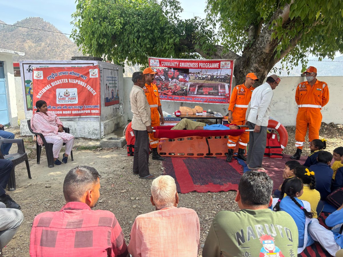 15bnNdrf's tweet image. &quot;Spreading Awareness, Saving Lives&quot;

Team 15 NDRF conducted a CAP at Vill-Akhandwali bhilang, Teh-Raipur, Distt-Dehradun (UKD), enhancing public awareness on disaster preparedness and response.

#NDRF #Communityawareness #Beprepared #SafetyFirst #EmergencyResponse #Beready