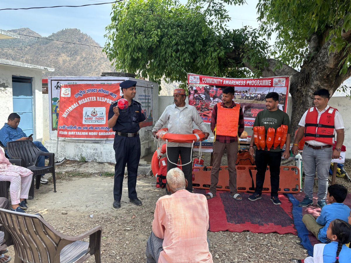 15bnNdrf's tweet image. &quot;Spreading Awareness, Saving Lives&quot;

Team 15 NDRF conducted a CAP at Vill-Akhandwali bhilang, Teh-Raipur, Distt-Dehradun (UKD), enhancing public awareness on disaster preparedness and response.

#NDRF #Communityawareness #Beprepared #SafetyFirst #EmergencyResponse #Beready