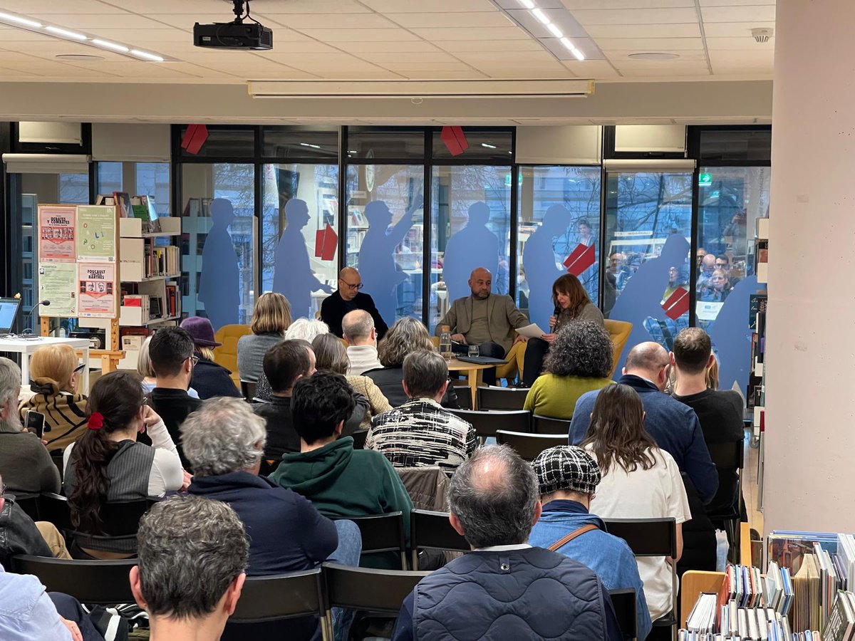 Seminario Foucault Complutense (@sfoucaultc) on Twitter photo Hace unos días tuvimos en el <a href="/IF_Madrid/">Institut français de Madrid</a> a Azucena González y Antonio Rivera en el seminario "Foucault con(tra) Barthes".
Los que no tuvieron el placer de asistir, pueden ver la sesión a través de nuestro canal: youtube.com/live/TZnU1czlX… Hace unos días tuvimos en el <a href="/IF_Madrid/">Institut français de Madrid</a> a Azucena González y Antonio Rivera en el seminario "Foucault con(tra) Barthes".
Los que no tuvieron el placer de asistir, pueden ver la sesión a través de nuestro canal: youtube.com/live/TZnU1czlX…