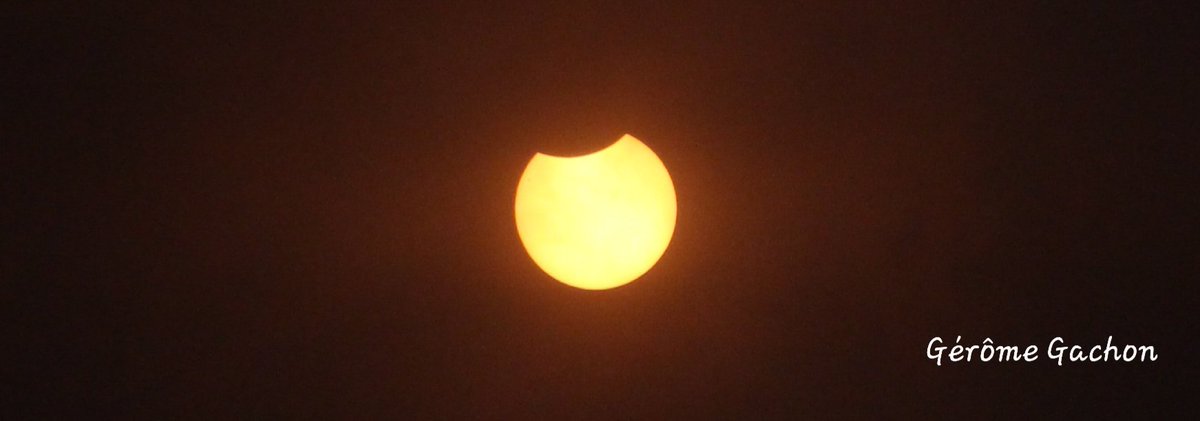 Après une éclipse lunaire, il y a toujours une éclipse solaire quelques semaines après.
C'était le cas ce 29 mars entre 11h et 13h, une éclipse solaire partielle a été observable sur l'ensemble de la France, où 26 % de la surface du soleil a été occultée au max
#éclipse
<a href="/TF1Info/">TF1Info</a>