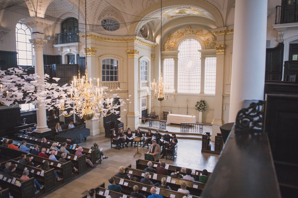 StMartinsVoices's tweet image. 🌸 Mother’s Day Music 🌸
Spend your Sunday with us at Choral Classics (3.15pm)- the perfect concert to enjoy with your loved ones! 🩷
Then, wind down in the evening and tune in to @ClassicFM at 9pm to hear our latest concert with @zebsoanes on air!
#ChoralClassics #MothersDay