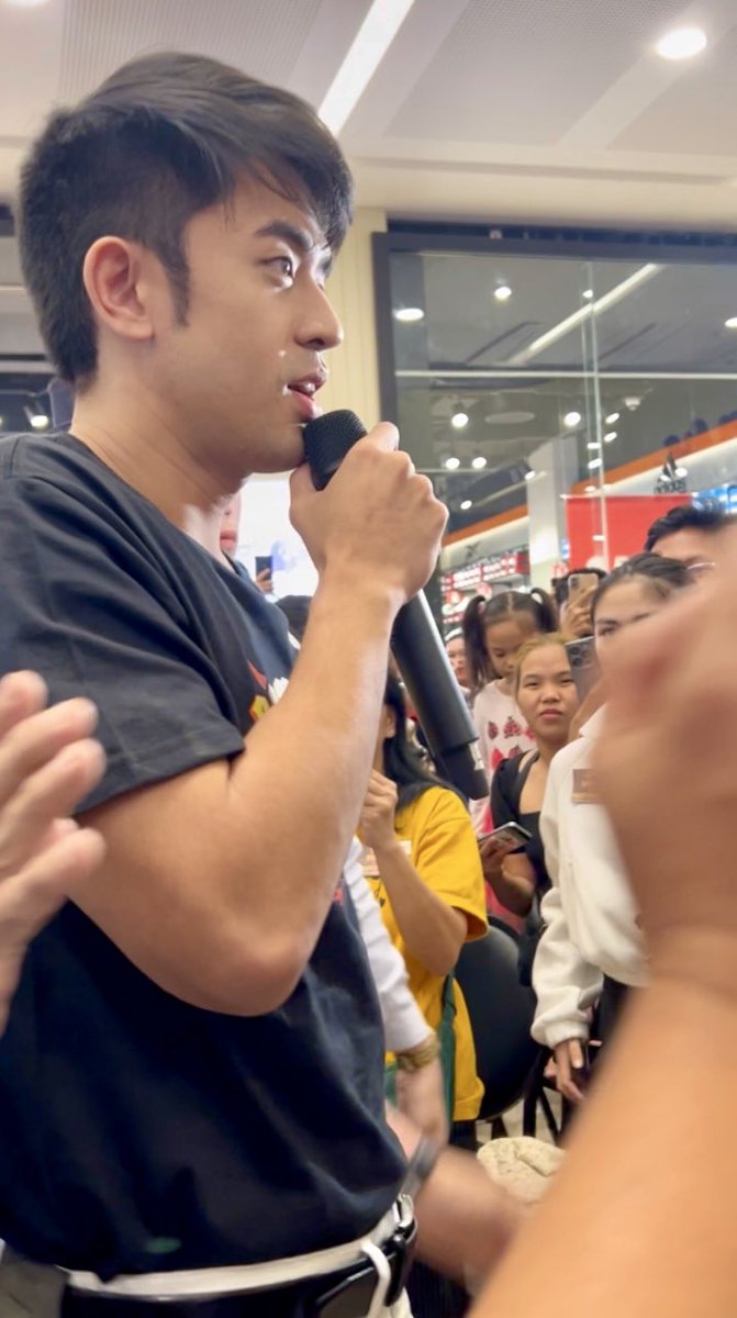 Ang gwapo pala talaga ni <a href="/davidlicauco/">David Licauco</a> in person 🩵