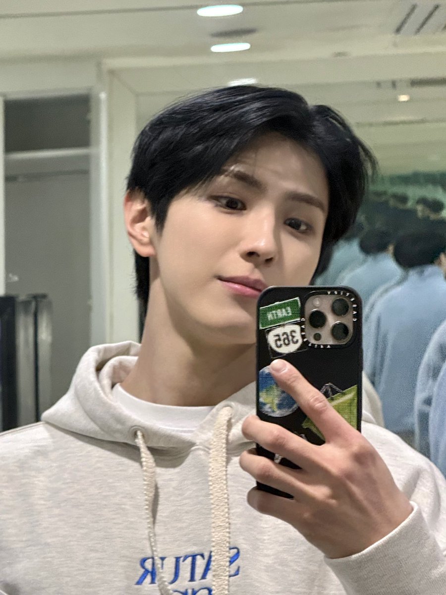 CIX_twt's tweet image. 콘서트 응원 감사했어요❤️❤️
내일도 파이팅 할게요 ㅎㅎ❤️❤️

#CIX #FIX #용희 #김용희 #ヨンヒ #yonghee