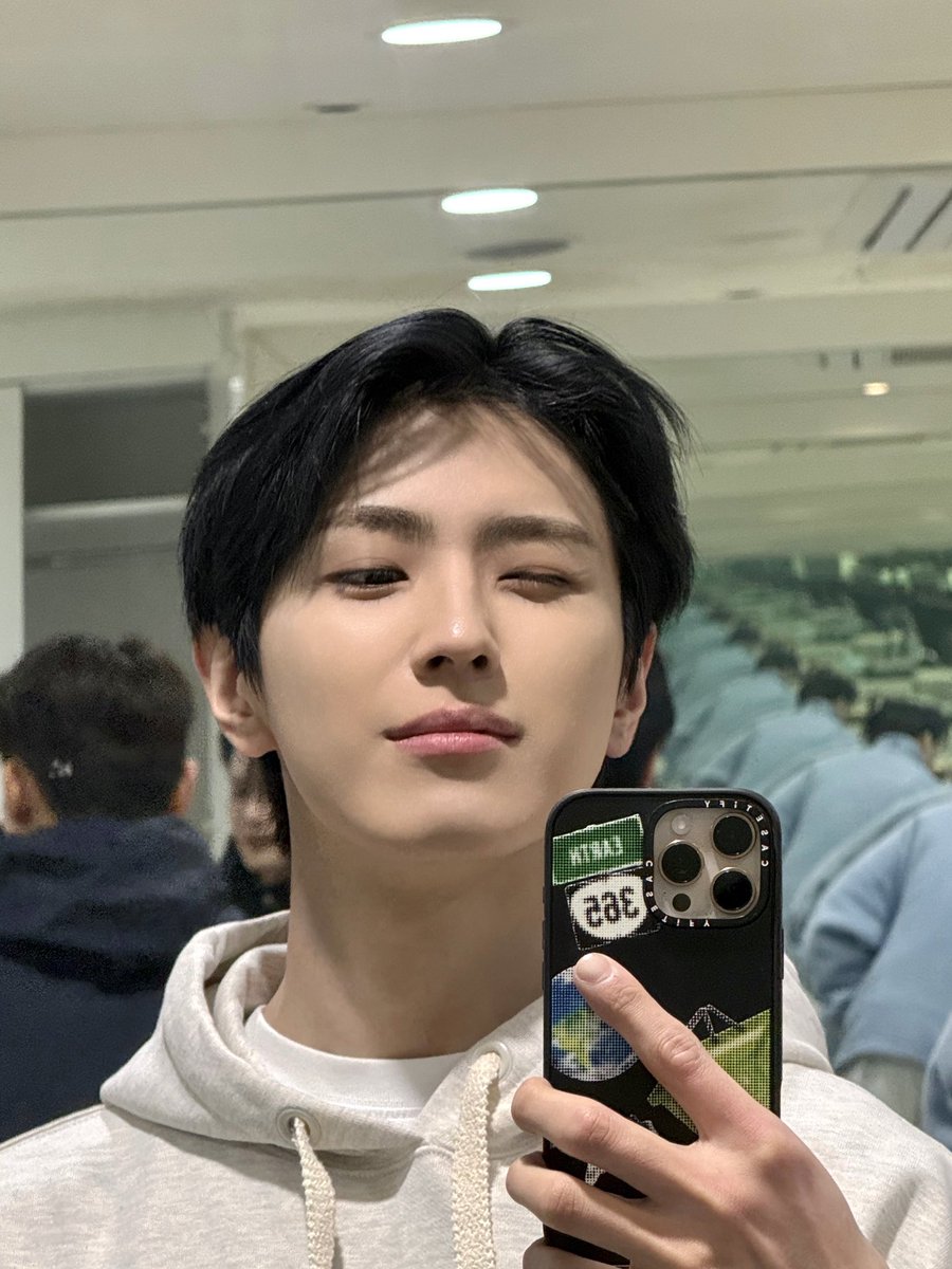 CIX_twt's tweet image. 콘서트 응원 감사했어요❤️❤️
내일도 파이팅 할게요 ㅎㅎ❤️❤️

#CIX #FIX #용희 #김용희 #ヨンヒ #yonghee