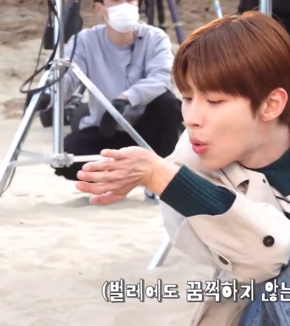 황인엽 손에 올라온 벌레 대처하는 방법도 귀욤지네
#황인엽 #HwangInYoup