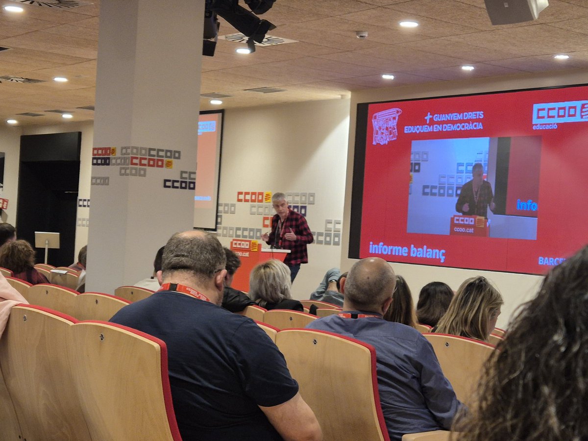 Avui al 14è Congrés de CCOO Educació✊️les treballadores  i treballadors del sector de Atenció a persones amb discapacitat 🙋🏻‍♀️present!!!💜💪