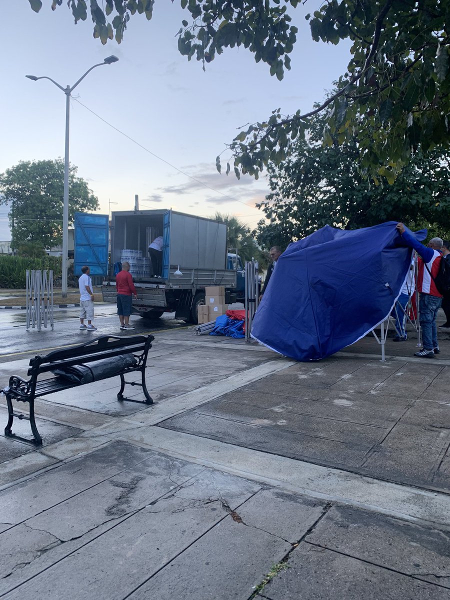 Detrás de la Maratón de Varadero: la logística
Antes de que el primer corredor cruce la línea de salida un equipo comprometido trabaja para que todo funcione a la perfección. Planificación estratégica hasta el montaje físico, cada detalle cuenta
.
#MaratonVaradero #DeporteCubano